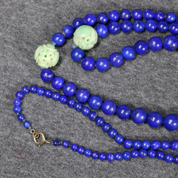 vintage long genuine green jade and lapis beaded necklace with 14K clasp - Picture 5 of 12
